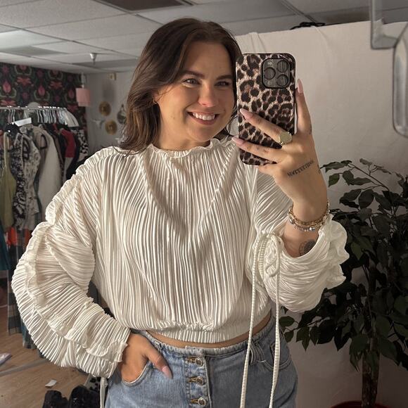 NWT Pleated Long Sleeve Cropped Top White Size Small - Picture 1 of 5